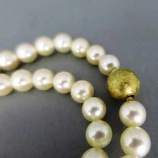 Akoya pearl neklace with gold clasp 18 k