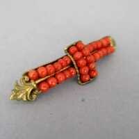 Antique victorian gold brooch with corals