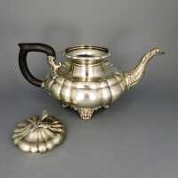 Antikes Tafelsilber - Annodazumal Antikschmuck: Seltene Biedermeier Teekanne in Silber kaufen