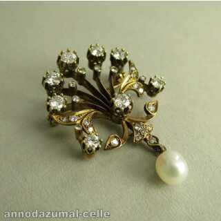 Magnificent Art Nouveau diamond brooch with pearl