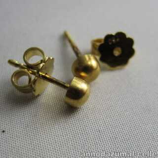 Wonderful delicate button stud earrings in 18 k gold