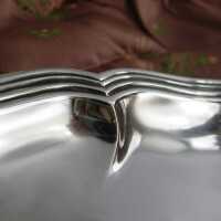 Schönes ovales ChippendaleTablett in Silber Wilkens...
