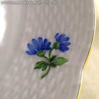 Mocha porcelain cup with flower motif Meissen