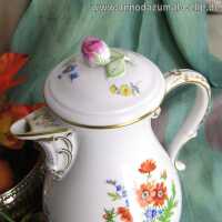 Porcelain coffee pot Meissen flower decor