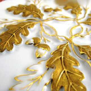 Großer PrunktellerTeller Eichenlaub in Gold Streublumen Porzellan Meissen