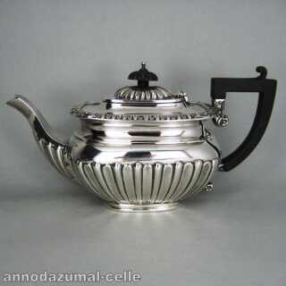 Edwardian sterling silver tea pot