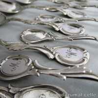 12 Teelöffel mit Acanthusdekor in Silber