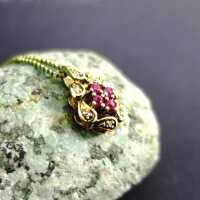 Romantischer Anhänger in Gold mit Rubinen und Brillanten inkl. Venezianerkette