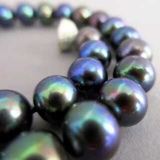 Anthrazite colored pearl great necklace with silver clasp vintage ladys jewelry