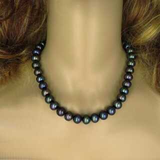 Magnificent Ladies Necklaces with Pearls in Anthracite with Magnetic Closure