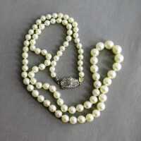 Antikschmuck für Damen - Annodazumal Antikschmuck: Vintage Perlenkette mit Platinverschluss kaufen