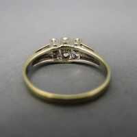 Elegant ladys ring with six diamonds in gold mounting