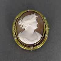 Antique cameo brooch with pearls