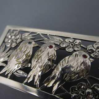 Große durchbrochene Jugendstil Brosche mit Vogelmotiv Silber mit Edelsteinen