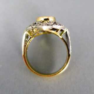 Prächtiger Art Déco Damen Ring mit Peridot und Brillanten in Rot und Weißgold