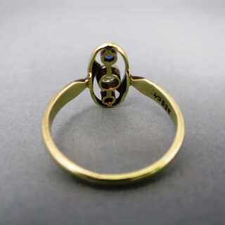 Schöner antiker Art Deco Damen Ring in Gold mit einer Diamantrose und Saphiren 