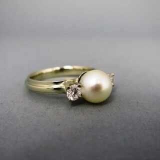White gold vintage ladys ring with pearl and diamonds