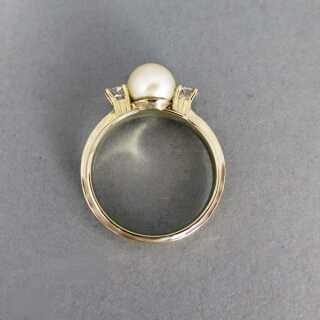 White gold vintage ladys ring with pearl and diamonds