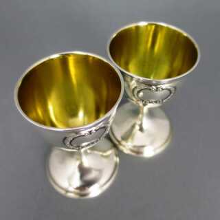 2 antike Eierbecher mit Medaillon Silber Gold