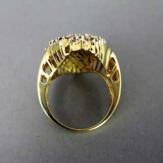 Prächtiger Damen Ring in Gold besetzt mit 113 Brillanten