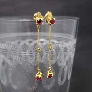 Zarte elegante lange Damen Ohrringe in 18 k Gold mit Rubinen
