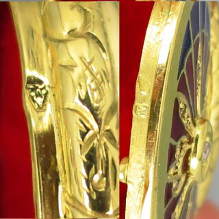 Antikes Medaillon in 750 Gold mit blauer und roter Fensteremaille und Brillanten