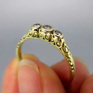 Außergewöhnlicher antiker Damen Goldring mit Brillanten reiches Spiraldekor