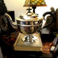 Gefußte Teekanne Art Deco Bennett London