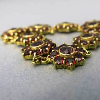 Beautiful gold and garnet flower link bracelet