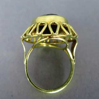 Vintage Ring in Gold mit einem großem ovalen Rauchtopas