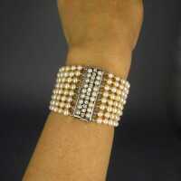 Prächtiges breites Art Deco Armband in Weißgold mit Brillanten und Perlen