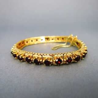 Prächtiges Damen Armband in Gold besetzt mit roten Turmalinen