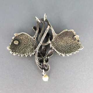 Romantic flower and leaf silver pendant with pearl
