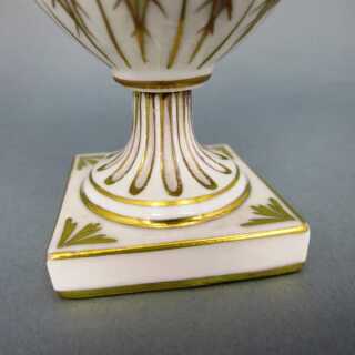 Porzellan Vase Urne bemalt Widderköpfe Rosen Carl Thieme Potschappel Dresden