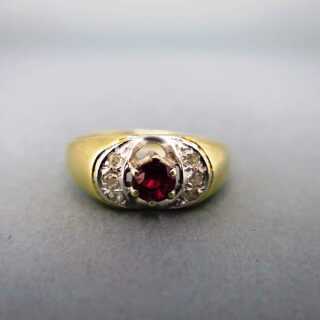 Schöner vintage Damen Ring in Gold mit Rubin und Brillanten Goldschmiedearbeit 
