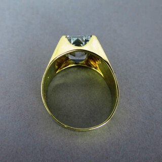 Vintage Damen Ring in Gold mit einem prächtigen Aquamarin Unikat Handarbeit