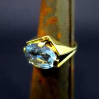 Wonderful vintage ladys gold ring with a huge natural untreated aquamarine stone