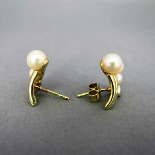 Schöne goldene Ohrstecker abstrakte Fächer Form mit Perlen und Brillanten