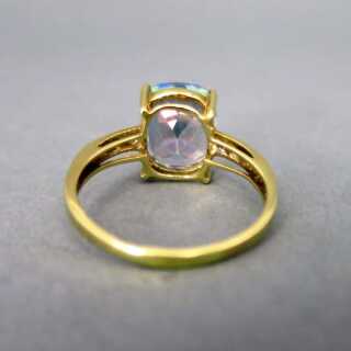 Wunderschöner Damen Ring mit einem großen blauen Alexandrit und Brillanten
