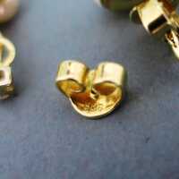 Wunderschöne zarte Ohrstecker in Gold mit barocken Perlen und Brillanten