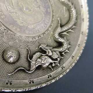 Teller mit Drachen Dollar China Kaiserreich Provinz Kiang Nan in Silber 