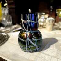 Antike Jugendstil Glas Vase Pallme König & Habel irisierend Fadendekor grün lila