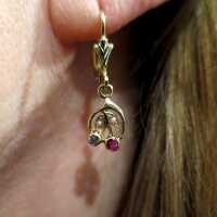 Bautiful antique earrings in gold with rubies, topases and seed pearls