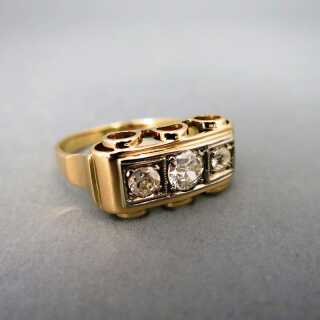 Rich ladys gold ring with three big diamonds open worked vintage jewelry