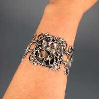 Gorgeous link bracelet in silver Blachian Germany folk hunting motifs 