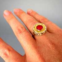 Unikat Damen Gold Ring mit einer roten Mittelmeer Koralle