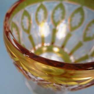 Prächtiger Deckelpokal Glas mit gelber Silberbeize Fachschule Haida 1920