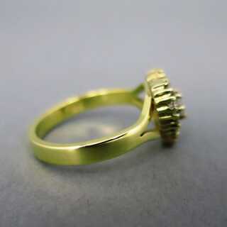 Zauberhafter Verlobungs Ring Herzform in Gold mit zahlreichen Brillanten