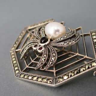 Art Deco style brooch spider with web in sterling silver with pearl and garnets