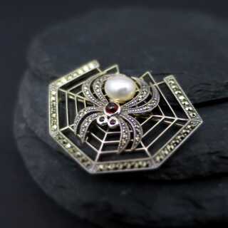 Art Deco style brooch spider with web in sterling silver with pearl and garnets